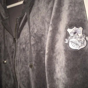  - Jättefin Odd molly kofta som jag fick i present för ungefär 1.5 år sedan. Men den har aldrig kommit till användning, köpt på best of brands för 1200kr mitt pris; 350kr