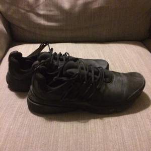 Nike presto black leather
