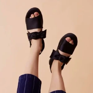  - Helt nyinköpta skor från Monki stl 39 (fel storlek därför säljer jag dom nu) Använt dom max 2 gånger.