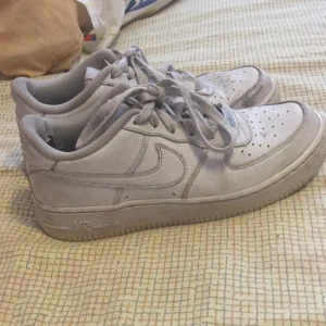  - Jätte fina nike!! Priset kan diskuteras vid snabbt affär, lite större än 38,5