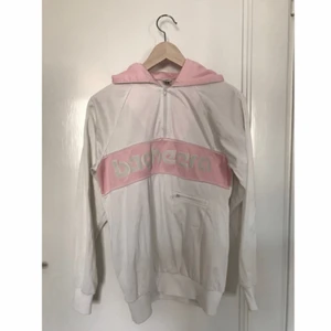  - Så ball Bagheera-hoodie original 90's. Rimligt slitage, köpt second hand för 10 år sedan. Storlek S. Dröm 💛