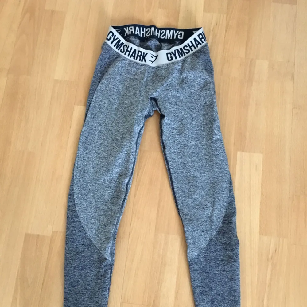 GYMSHARK - flex leggings. Aldrig använda. Storlek S . Jeans & Byxor.