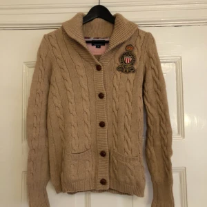  - Stickad tröja från Ralph Lauren i bomull och kashmir.