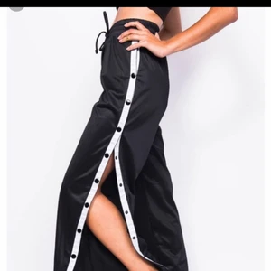  - Helt nya popper pants från madlady, endast använda 2 gånger, säljer då de inte riktigt konmit till användning. 