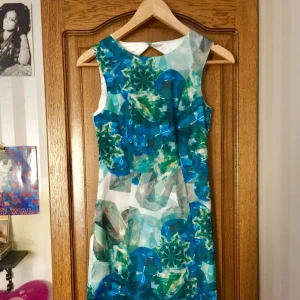  - Bodycon klänning från H&M. Köparen står för frakt. 