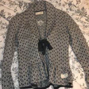 Odd molly - Kofta från Odd Molly, använd ett fåtal gånger, ny skick. 240kr med frakt!