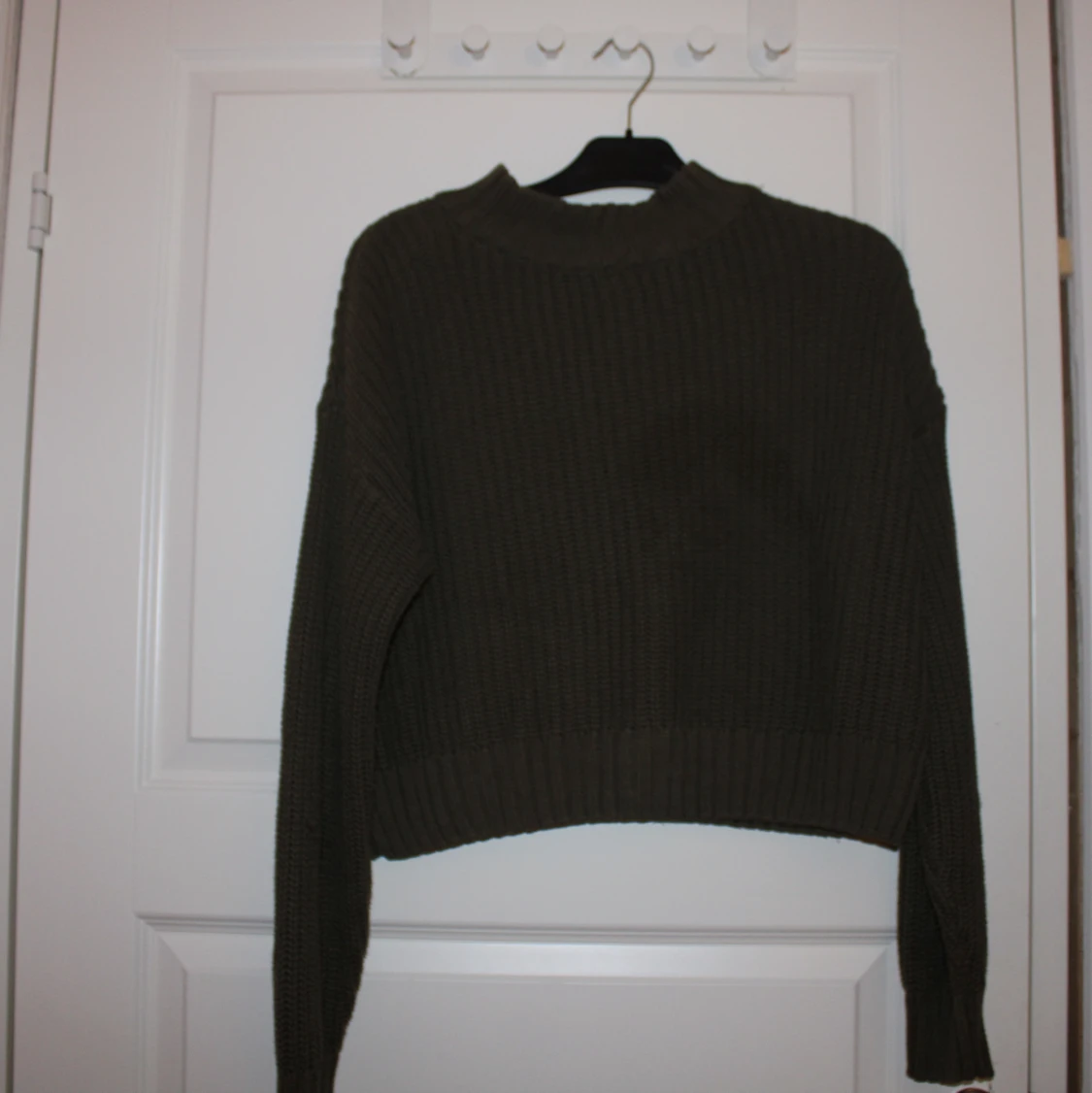 Mörkgrön stickad tröja 