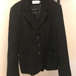 Cappuccini - Följ mig, jag lägger till massor av kläder till samma pris!