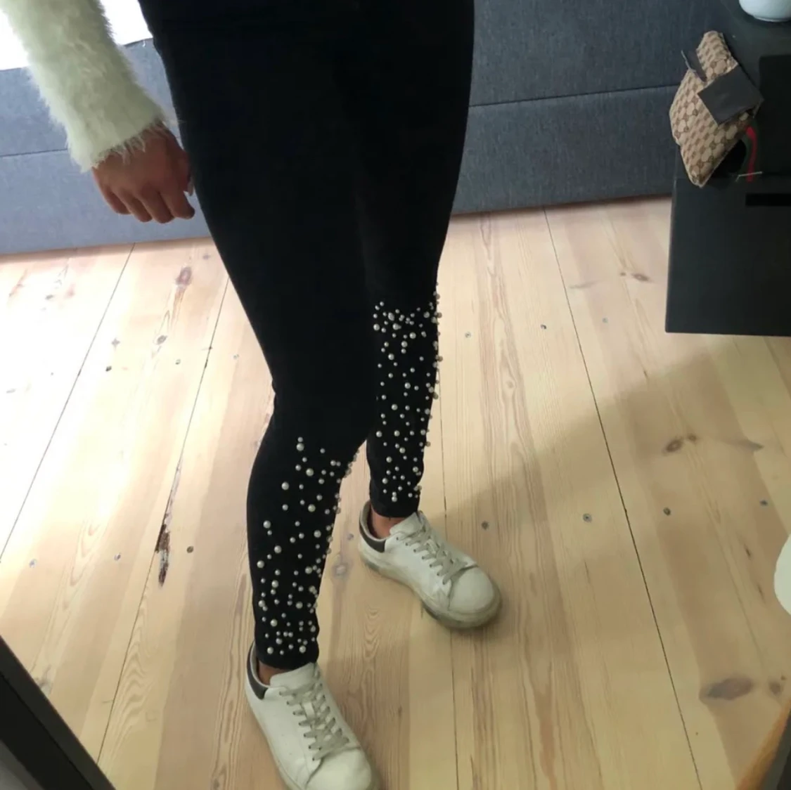 Svarta jeans med pärlor