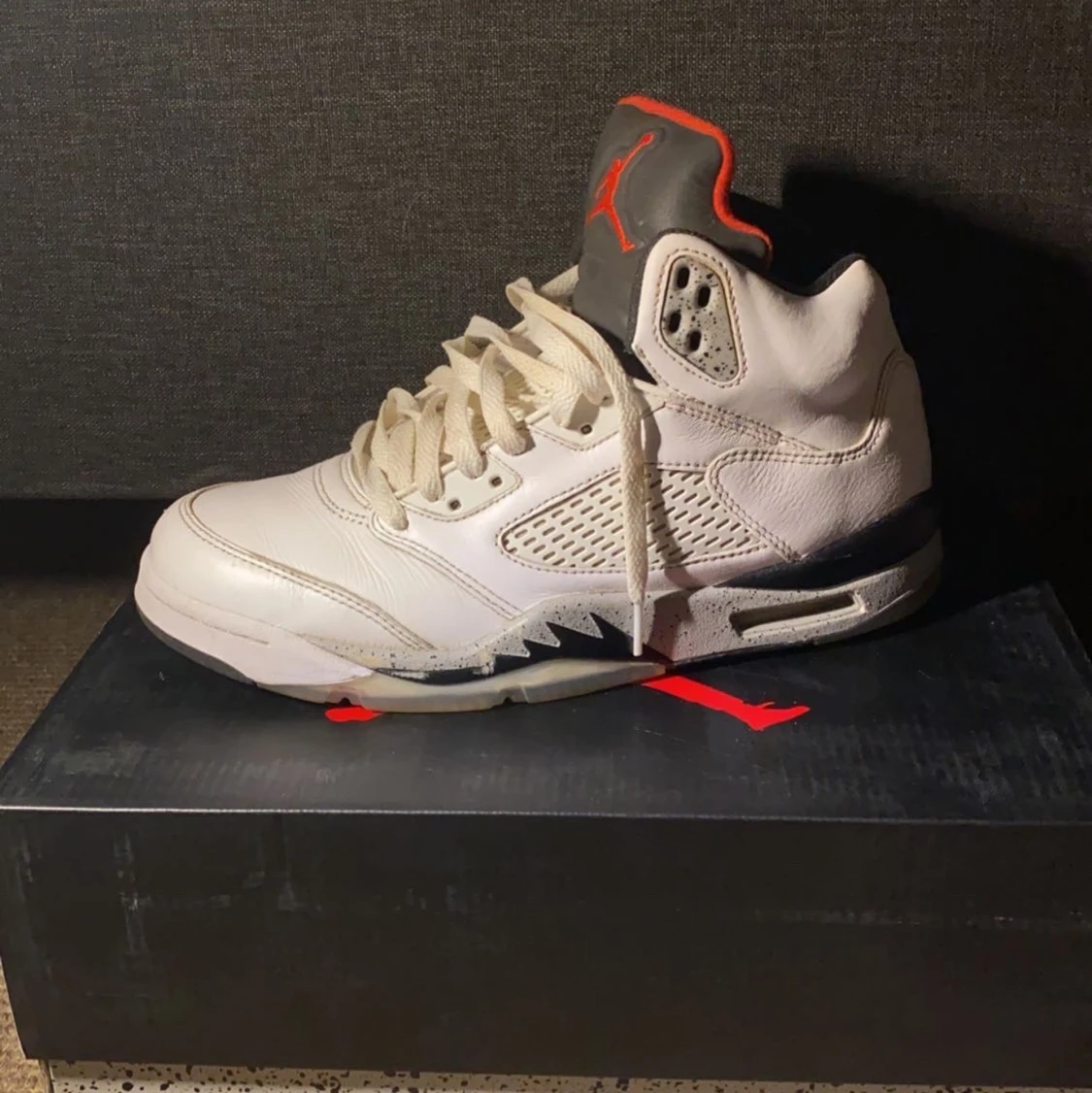 Jordan 5 "WHITE CEMENTS"