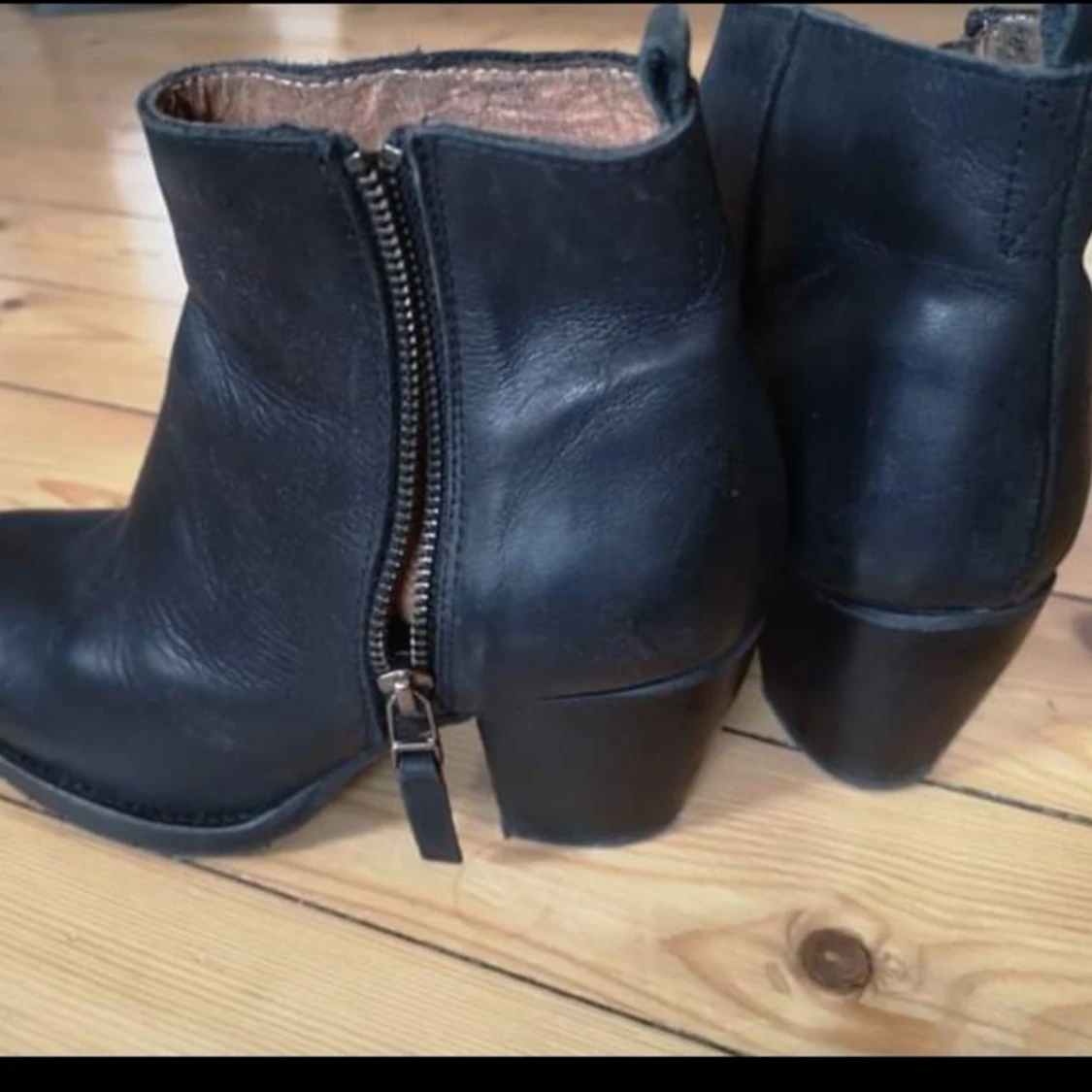 Ankel boots  - 25