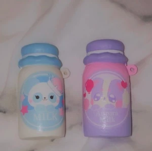 Ibloom milk bottles ♡ - Säljer dessa märkes squishys från det kända märket ibloom. De är i superbra skick och har alla tillbehör. Vid ditt köp ingår alltid extras, brev och postbevis ✨ Undrar du vad squishys är? - dm:a mig så förklarar ja <33 200 kr styck 💖