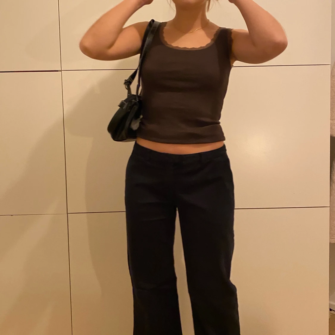 Brunt Linne med spets - 90