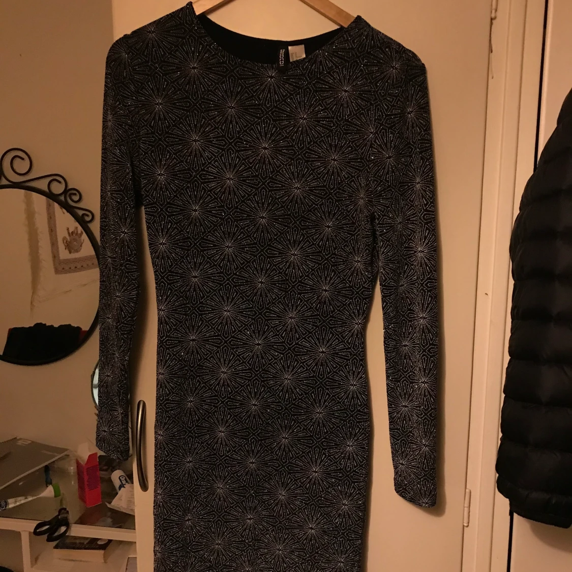 glitterklänning från H&M strlk 44