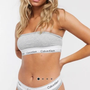 Calvin Klein topp - Strl s , helt nya. Fick i julklapp men fel strl tyvärr! Är samma färg och model som på bilden! 🌸