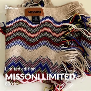 Missoni halsduk  - Oanvänd köpt på nk 