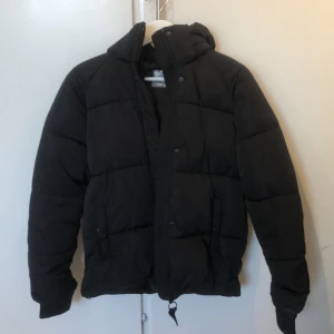 Mckinley jacka storlek 158-164 - Svart mckinley jacka tar 300