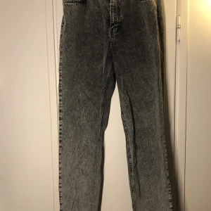 Nakd jeans vida - Grå nakd jeans använda fåtal gånger