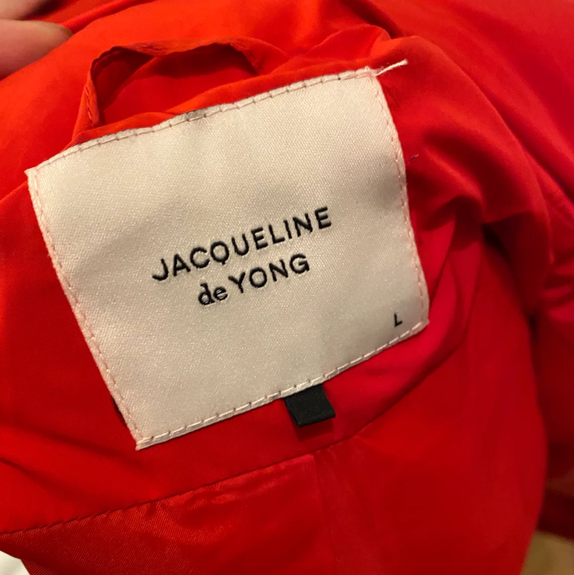 Röd puffer jacka  - 91