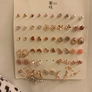 Mixade örhängen🌸🦋 - Alla är sjävklart oanvända, säljer då jag är inne i en silversmyckes-period🥴 1 par = 15kr 3 par = 40kr, frakt kostar oavsett 11kr!