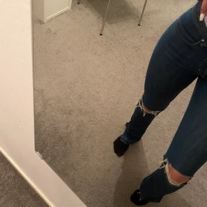 Acne jeans stl 36/38  - Köpta på acne i nk för 1800kr säljer för 250kr. 