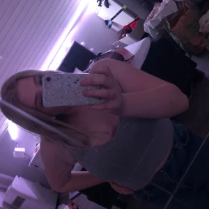 Grått linne - Kort grått linne från H&M i mycket fint skick. 