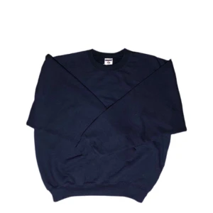 Vintage sweatshirt - Mörkblå vintage sweatshirt. Skitsnygg men används inte på grund av att den är för liten för mig ☺️