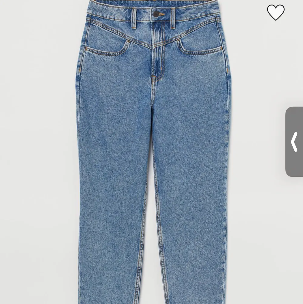 Säljer dessa nya jeans från HM, helt oanvända då jag typ inte fick på dom. Ordinarie pris 299 kr. Säljer för 85 kr då allt ska bort. Frakt tillkommer på 58-66 kr. Priset kan diskuteras. Jeans & Byxor.