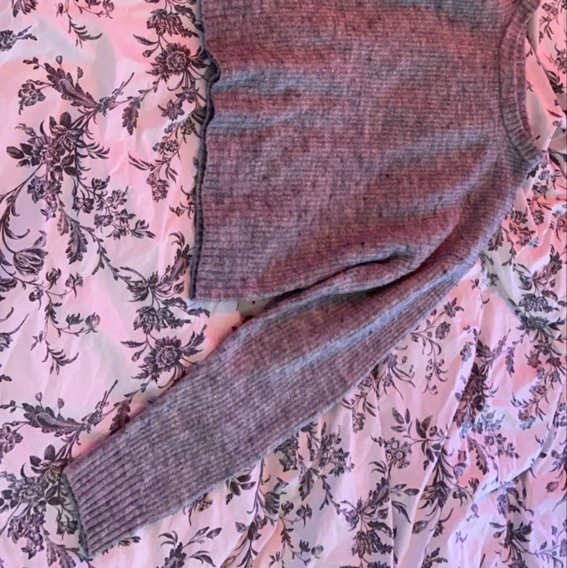 Grå stickad tröja - 90