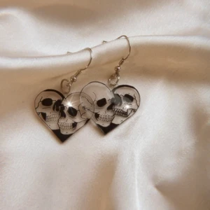 Örhängen - skull☠️ - Handgjorda örhängen