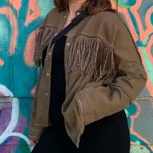 jacka - militärgrön jacka från zara, populär och skitsnygg men används tyvärr inte längre 🌟