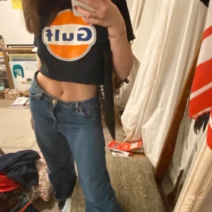 Gulf T-shirt - Svart Gulf t-shirt, knappt använd.