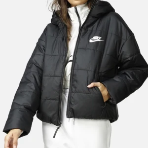 Nike jacka - Storlek S, använt ett par gånger. Nypris 769