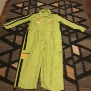 Danganronpa kazuichi Souda dräkt  - Köpte dennna men den var för stor på mig men var jätte bekväm och snygg ❤️