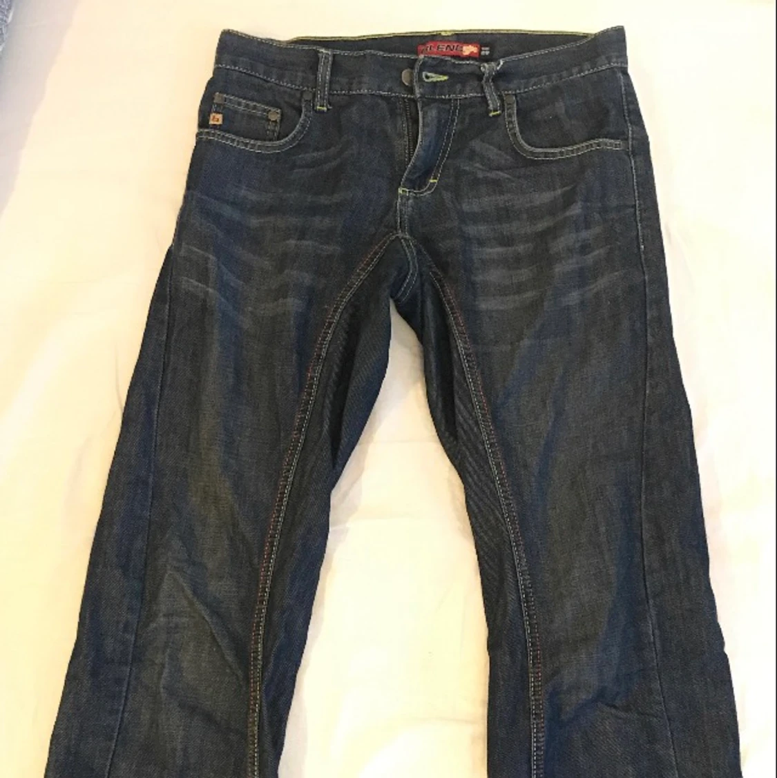 lågmidjade jeans