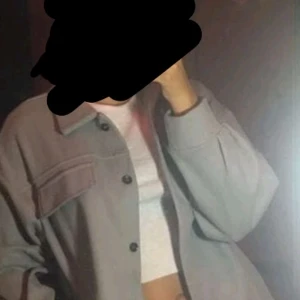 S/m grå ish jacka - Helt ny, fick i födelsedag men inte mitt vibe