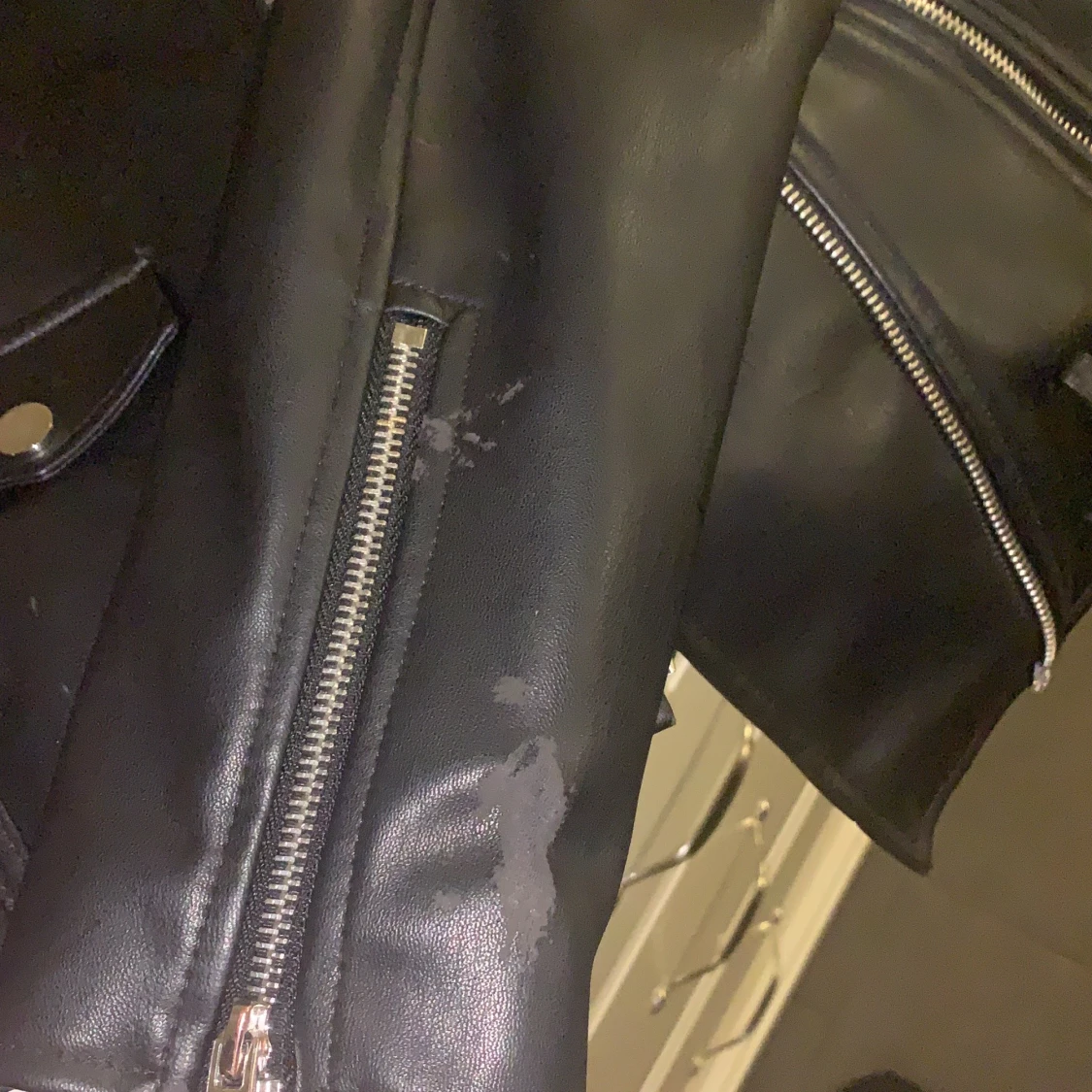 Skinnjacka zara  - 90