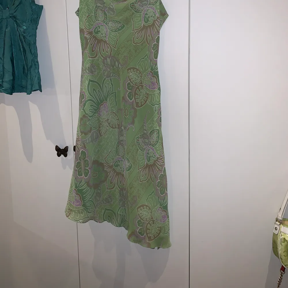 Assnygg vintage klänning från esprit. Priset är inklusive frakt, möts inte upp:). Klänningar.