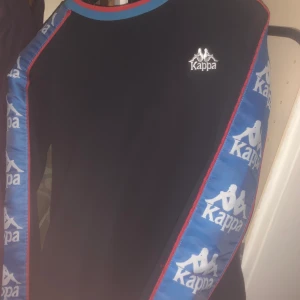 Sweatshirts och Hoodies paketpris - Tröjorna på bilderna plus några till (skriv för bilder). Storlek XS-S. Antingen separat eller i paketpris:)