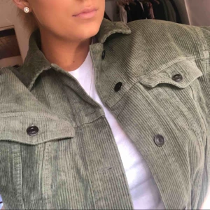  - Snygg Manchesterjacka från Zara, aldrig använd! Frakt står du för själv❤️