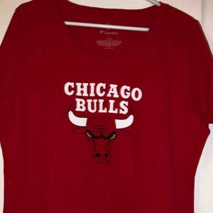 Chicago bulls tröja köpt på NBA store i New York oanvänd bara testad  Köparen står för frakten