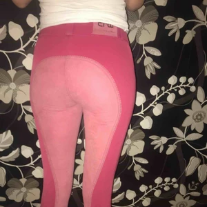  - Ridbyxor från CRW. Köparen står för frakt Kan mötas upp i Uppsala 