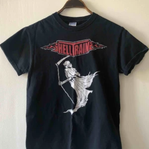  - Snyggt sliten. Kan hämtas i Uppsala eller skickas mot fraktkostnad 