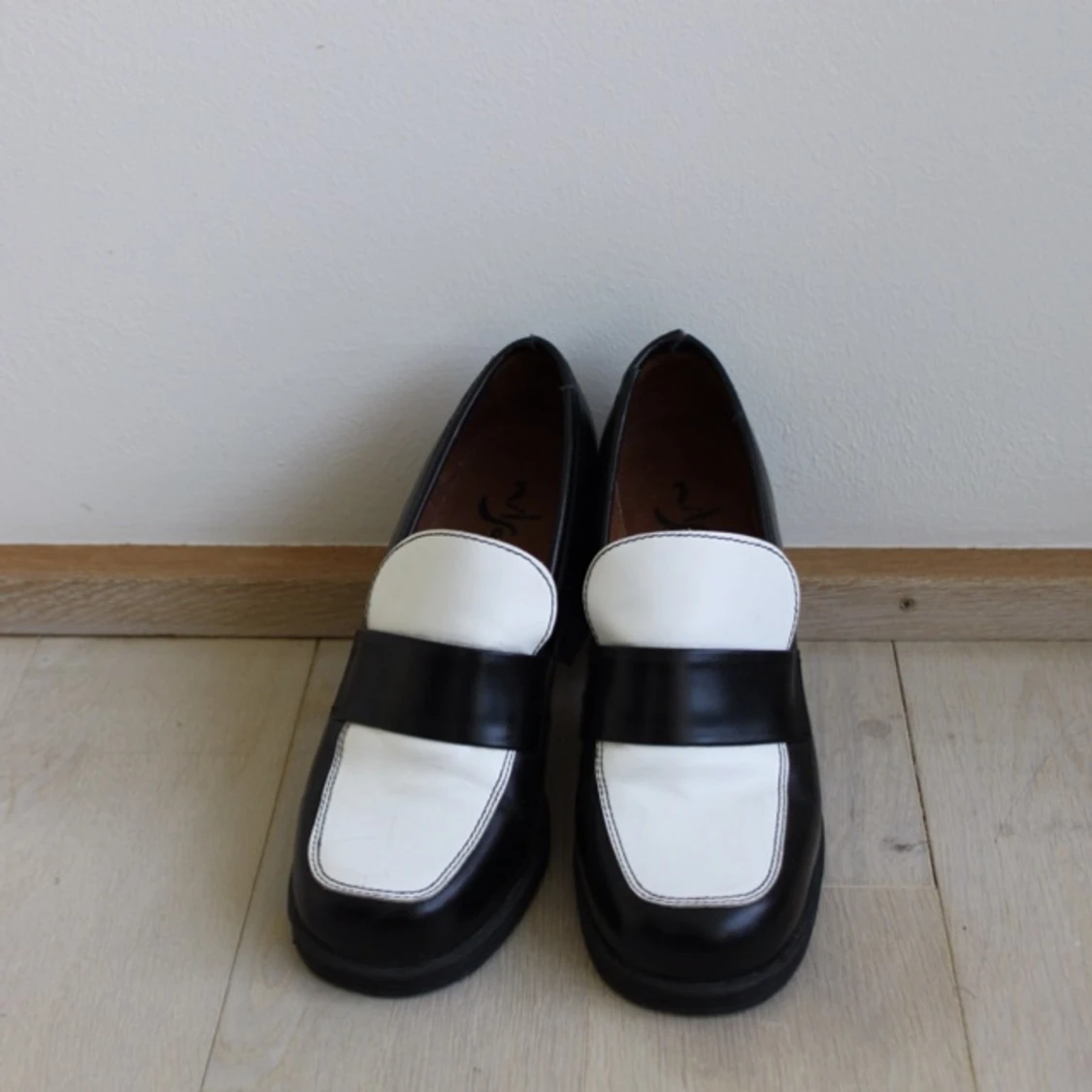 60-tals inspirerad klacksko från Nilson - 7cm klack . ~oanvända~   - 1398172249