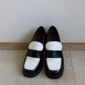 60-tals inspirerad klacksko från Nilson - 7cm klack . ~oanvända~   - 60-tals inspirerad klacksko från Nilson - 7cm klack . ~oanvända~  