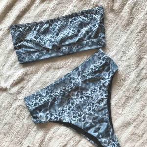  - Säljer nu en så fin bikini som tyvärr var för liten för mig. Kommer från nelly.com och är endast provad. Kan mötas i Örebro och kan frakta men då står köparen för frakten. Tar swish. Pris kan diskuteras. 