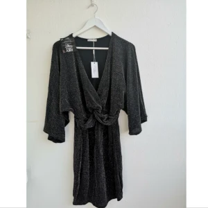  - Unused, glittering dress from Nelly 🌺