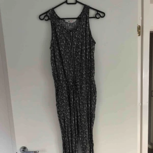  - En byxdress som jag växt ut från hm + frakt