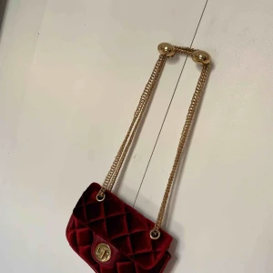  - Väska köpt från Gina, använder tyvärr ej längre.  Möts i Stockholm eller frakt tillkommer 