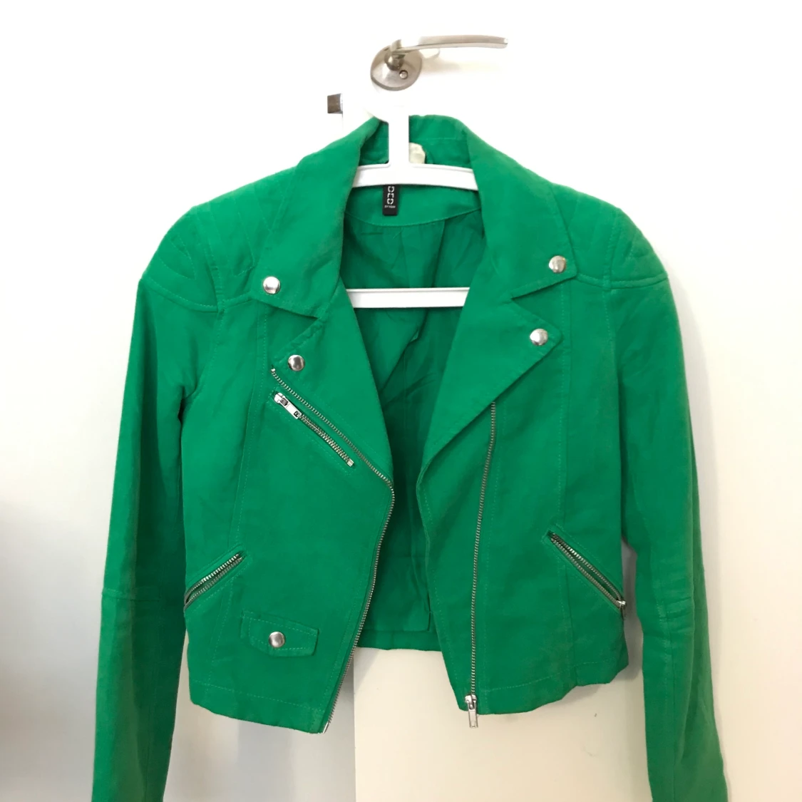 Divides by H&M jacka